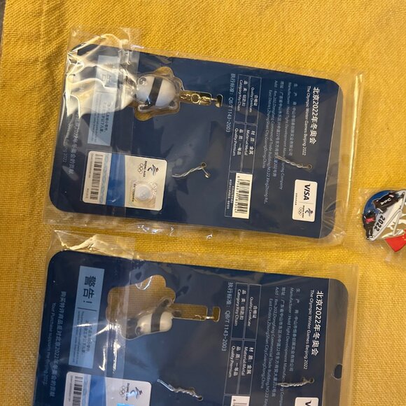 Beijing 2002 Winter Olympics official licensed key chain set with mascot Bing - Picture 4 of 5